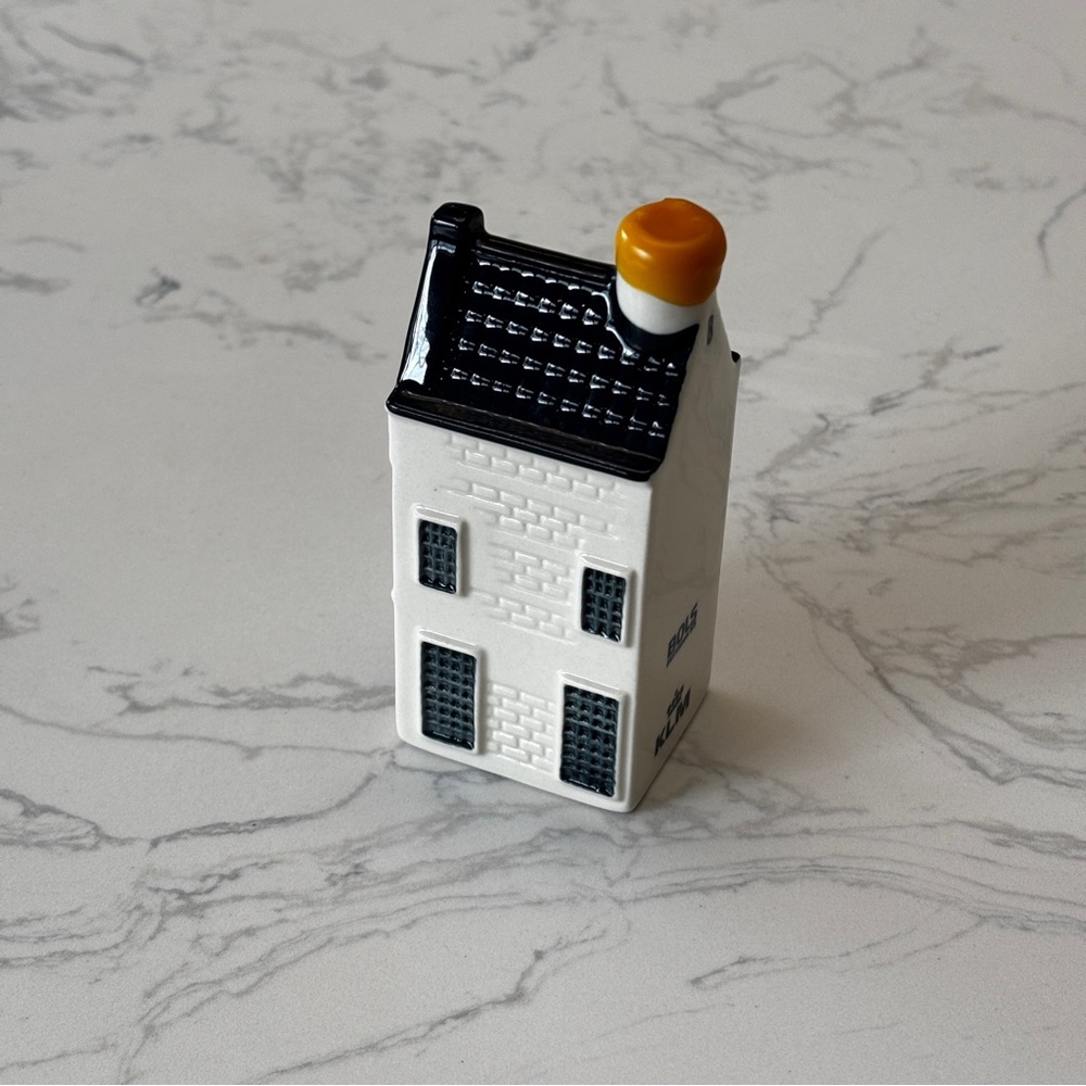 KLM #8 Blue Delft House by BOLS - Picture 2 of 7